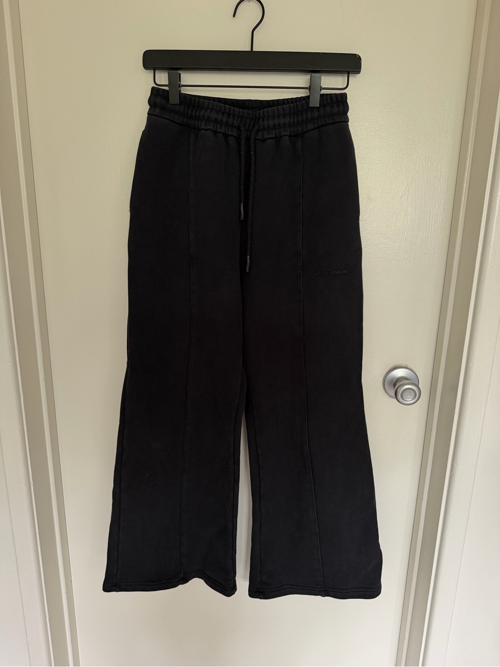 Wide-Leg Black Sweatpants - Women's